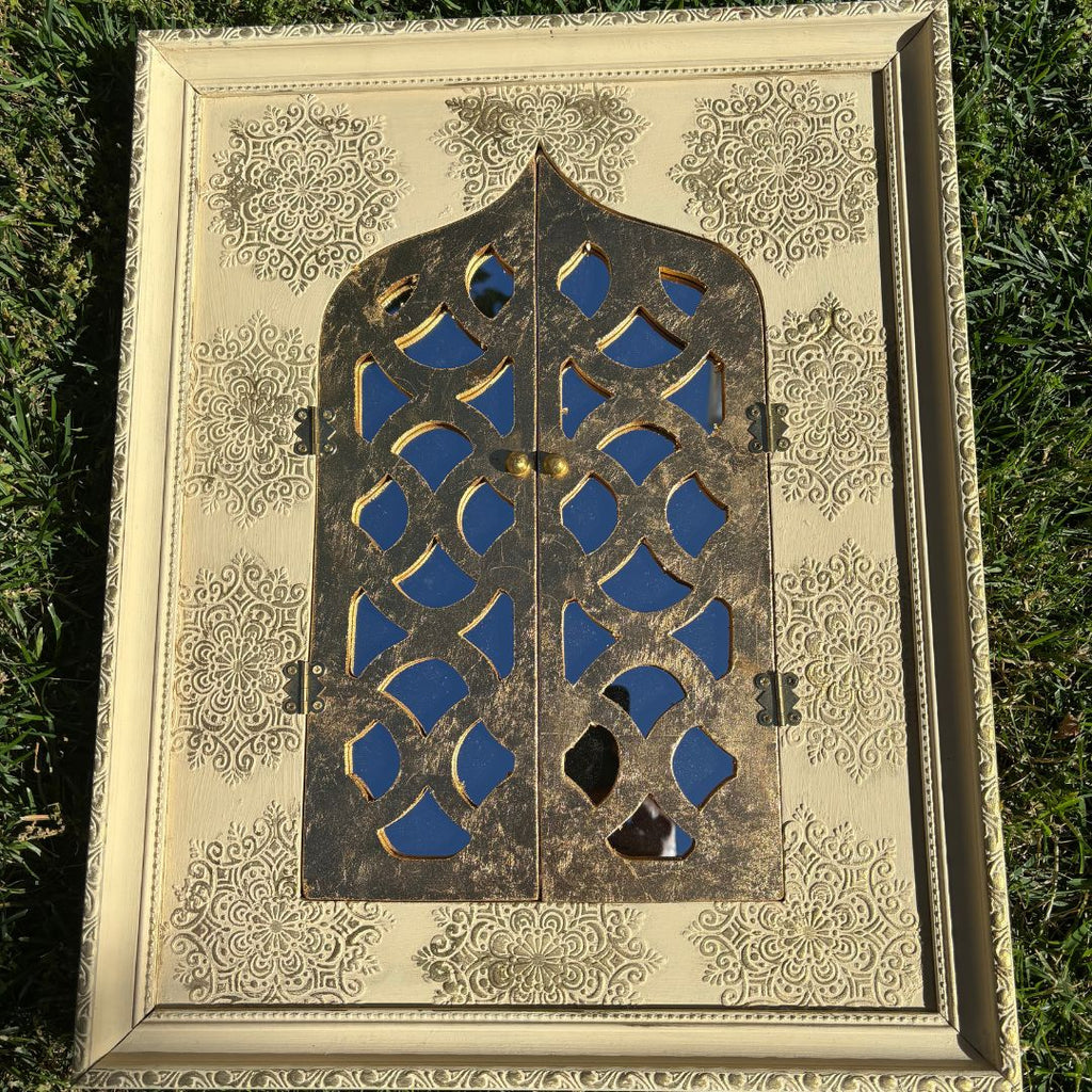 White House Jharokha Wall Art – Opening Gold Doors, 20x16