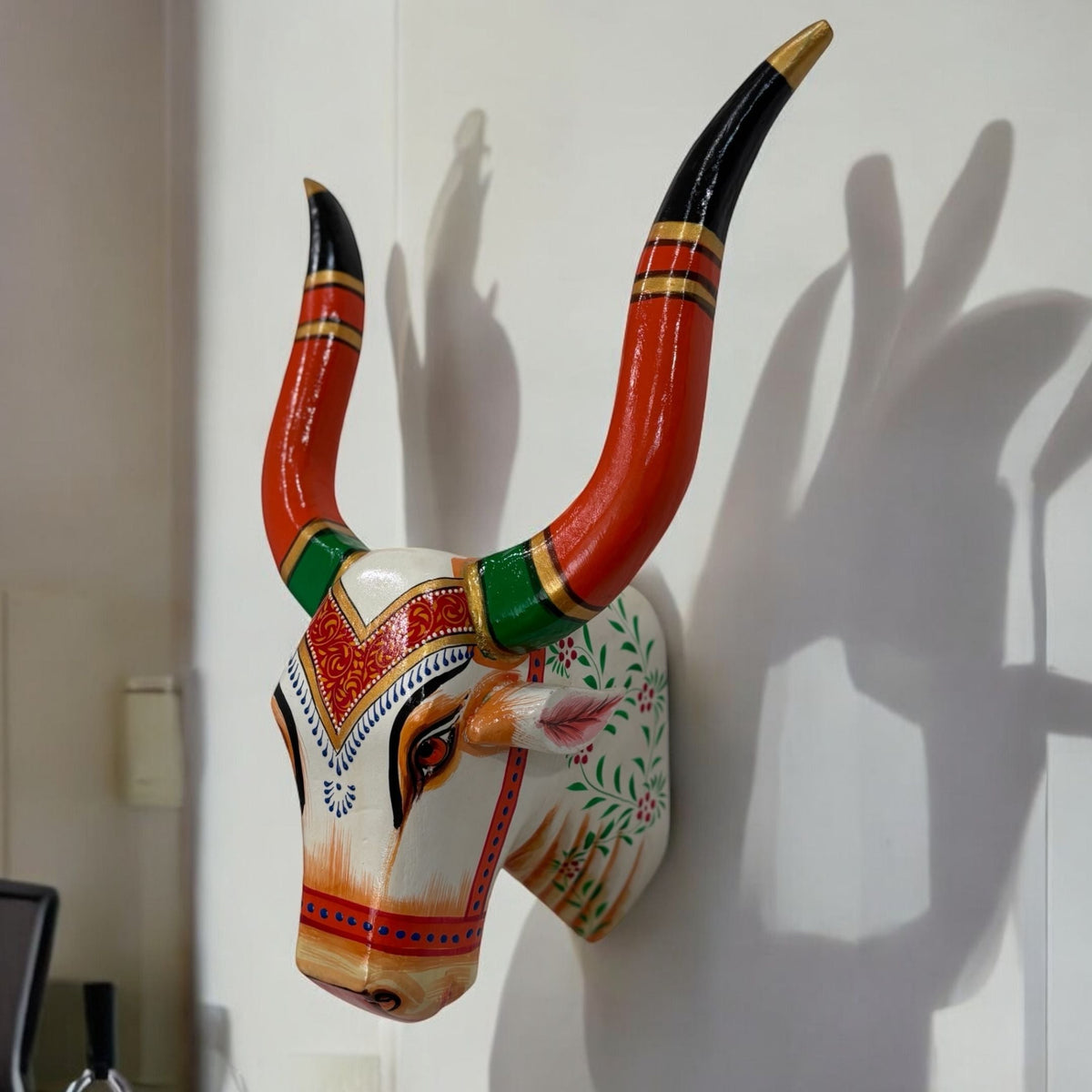 Hand-Carved Wooden Bull Head Wall Art – Farmhouse Longhorn