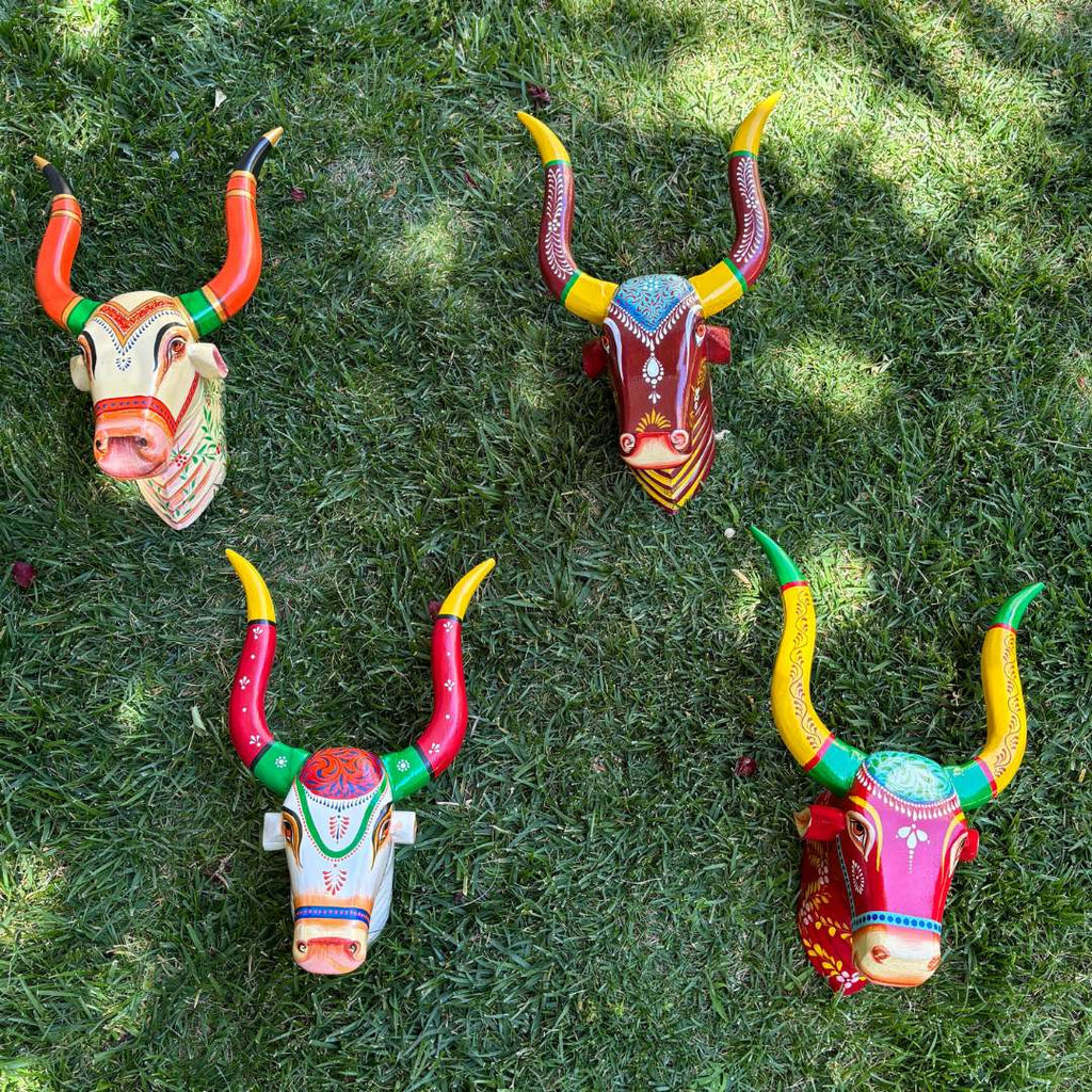 Hand-Carved Wooden Bull Head Wall Art – Farmhouse Longhorn