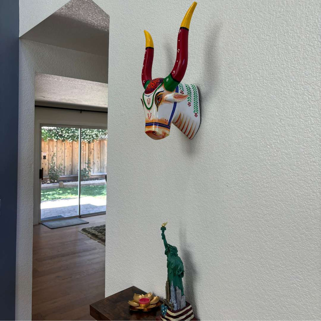 Hand-Carved Wooden Bull Head Wall Art – Farmhouse Longhorn