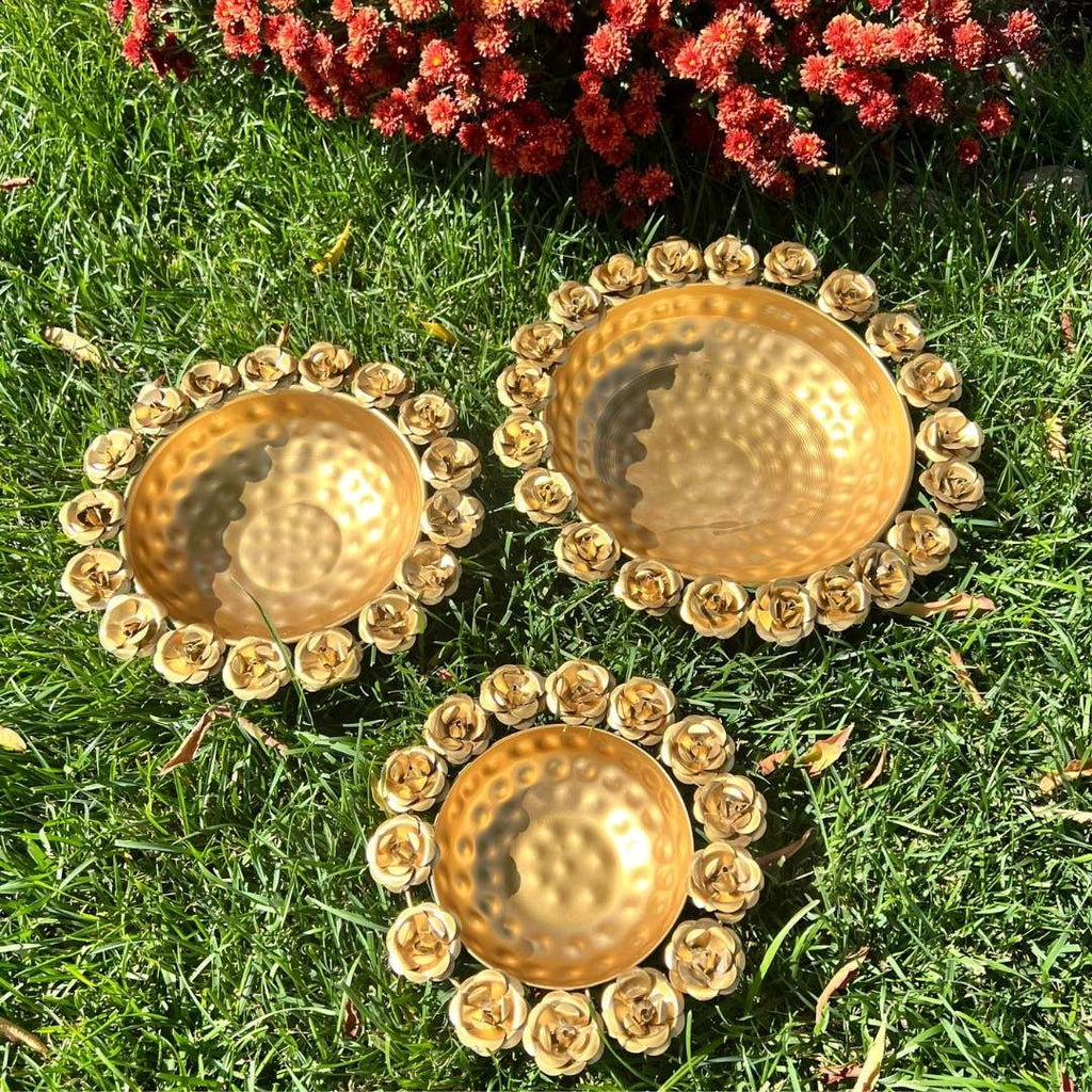 Rose Rim Urli Bowls – Set of 3 Compact Gold Urlis