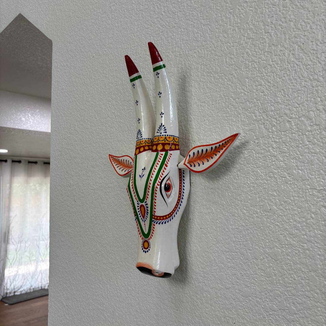 Hand-Painted Wooden Cow Head Wall Art – 9 Colours