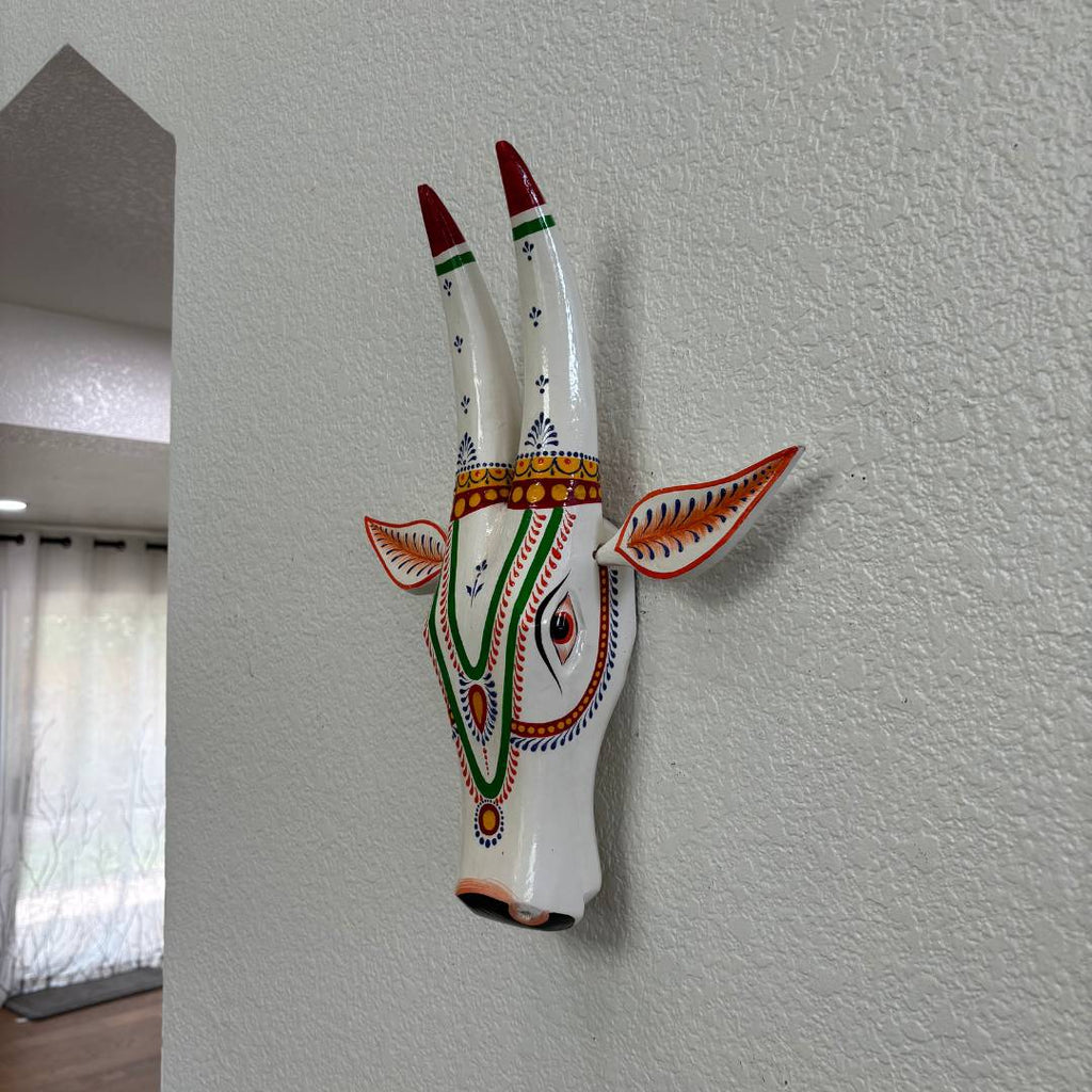Hand-Painted Wooden Cow Head Wall Art – 9 Colours
