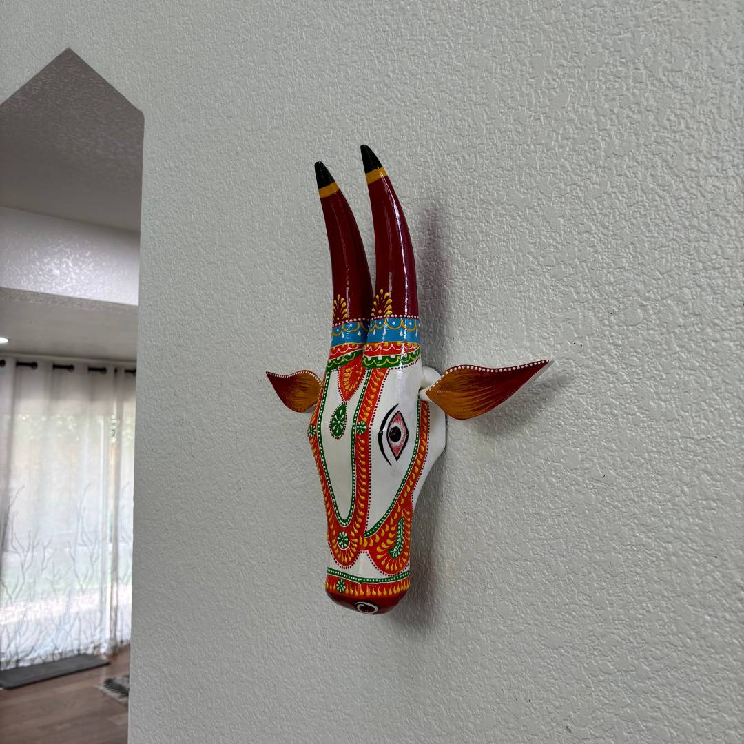 Hand-Painted Wooden Cow Head Wall Art – 9 Colours