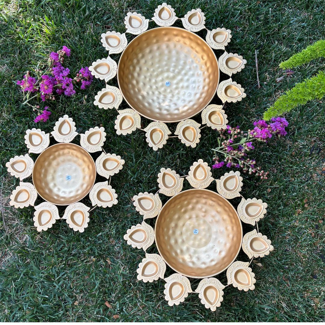 Om Urli Bowls – Set of 3 Ivory & Gold Teardrop Rim Urlis