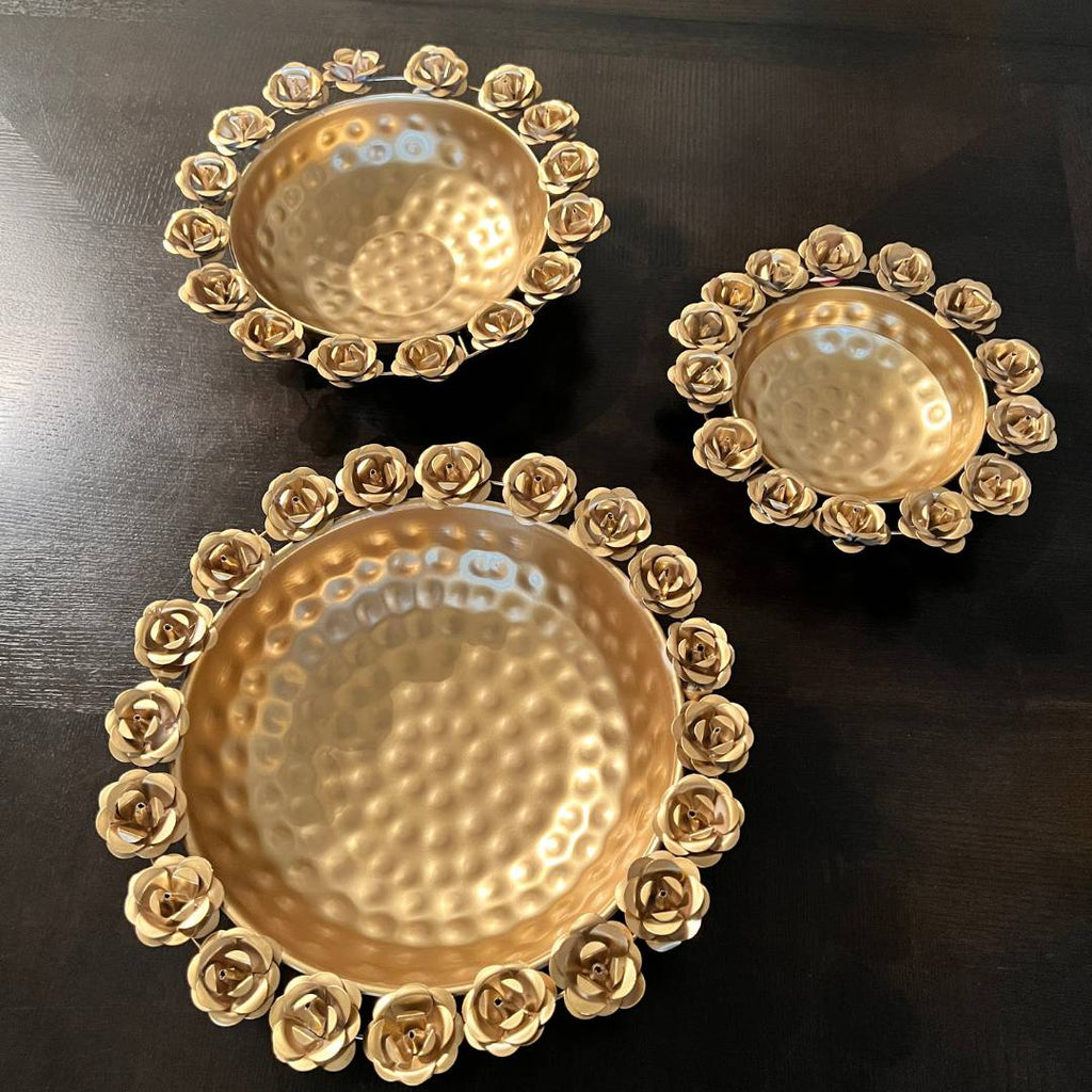 Rose Rim Urli Bowls – Set of 3 Compact Gold Urlis
